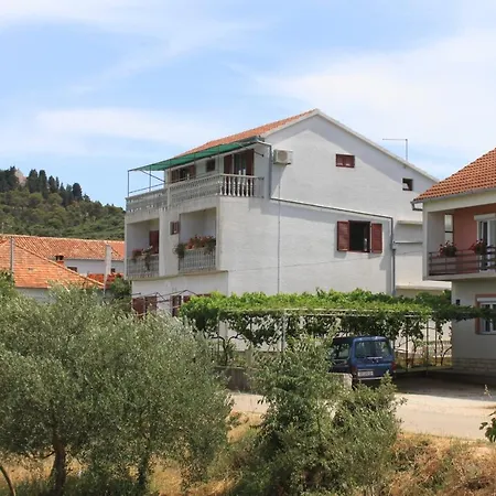By The Sea Tkon, Pasman - 8218 Apartment