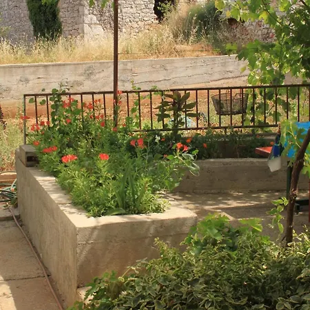 By The Sea Tkon, Pasman - 8218 *